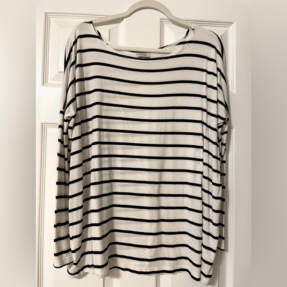 Long sleeve hobo style shirt